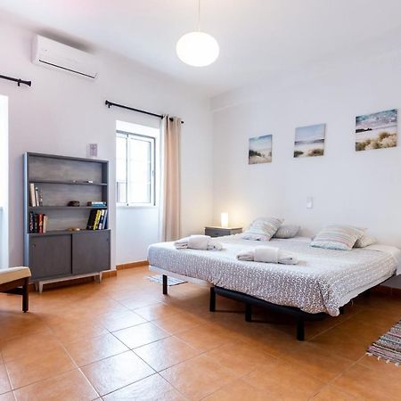 לאגוּ‏ש 3 Marias Garden House B&B מראה חיצוני תמונה